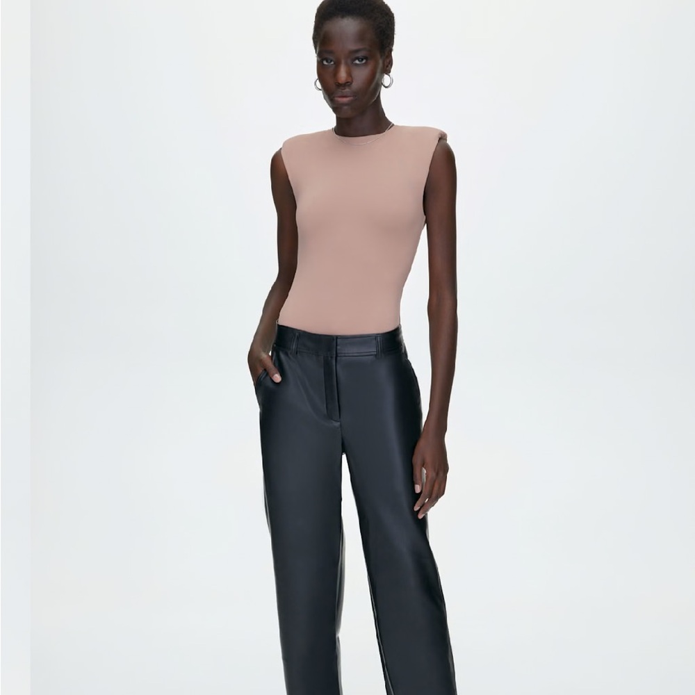 Aritzia Babaton Contour Shoulder Pad Bodysuit